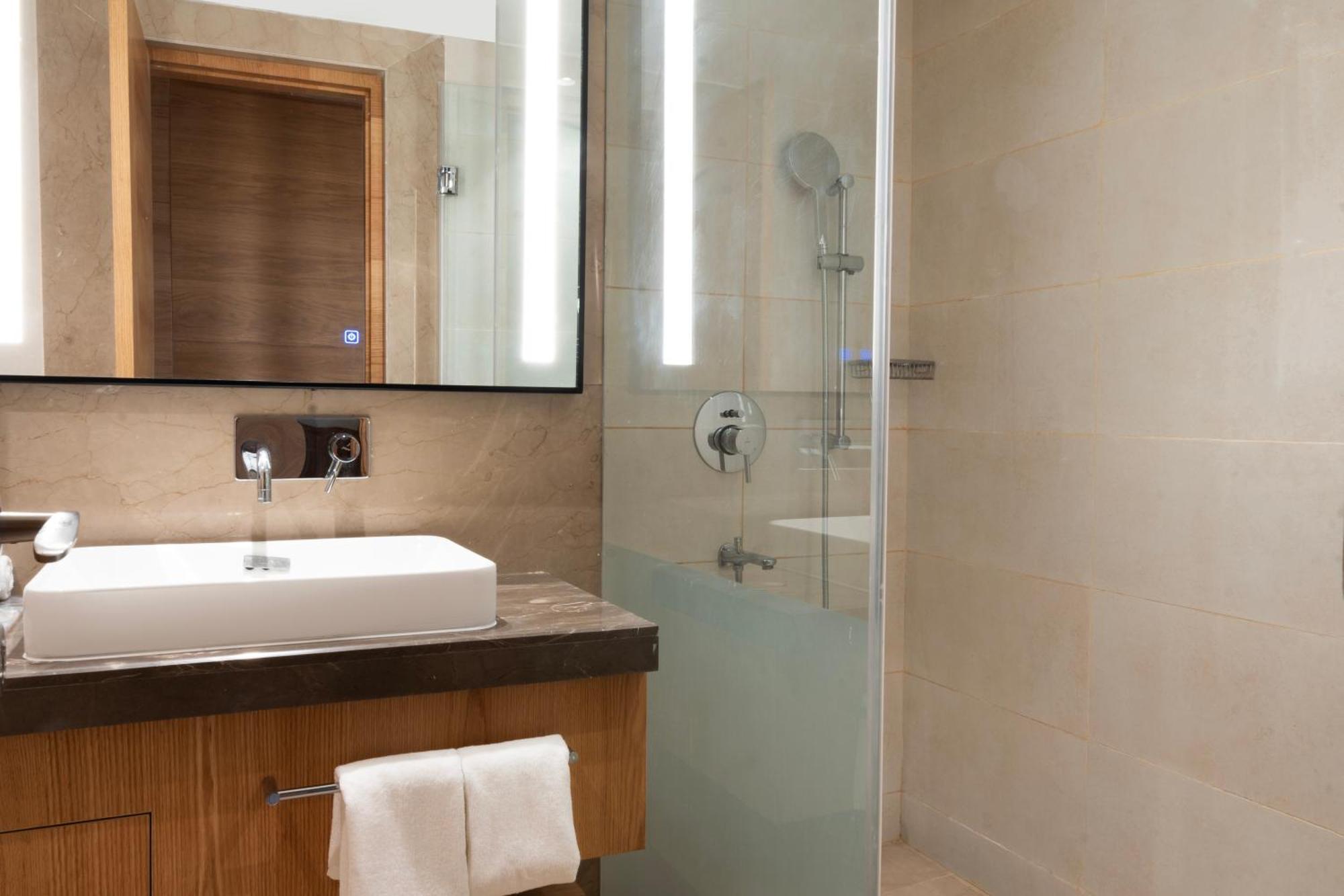 Radisson Hotel Vrindāvan Extérieur photo