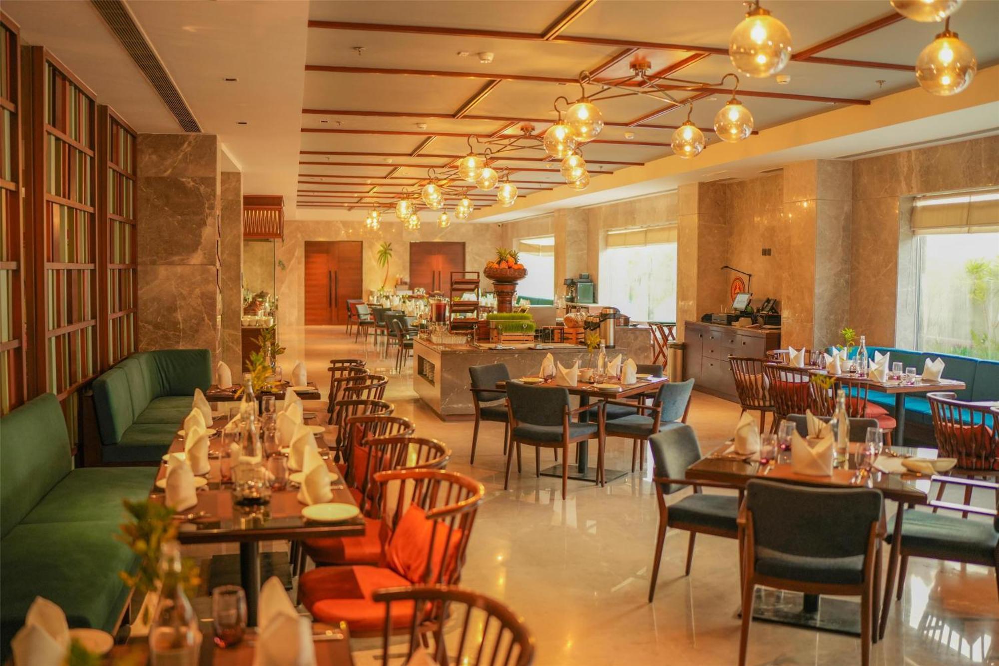 Radisson Hotel Vrindāvan Extérieur photo